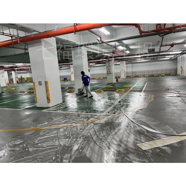 停車場洗地.jpg