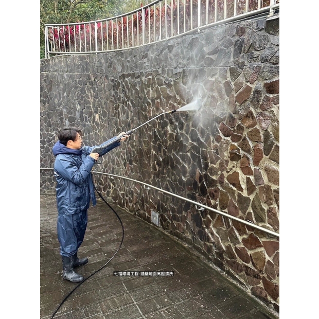 LINE_ALBUM_樟山寺牆面高壓清洗_250401_3.jpg